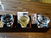 地酒の蔵元も多く飲み比べも楽しみました。