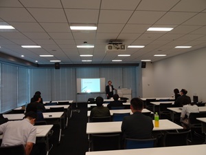 「生成AIとIT業界の今後の動向」の御講演です。